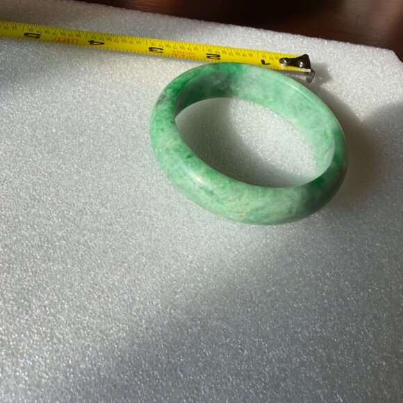 Jade Bangle Bracelet - Picture 3 of 4